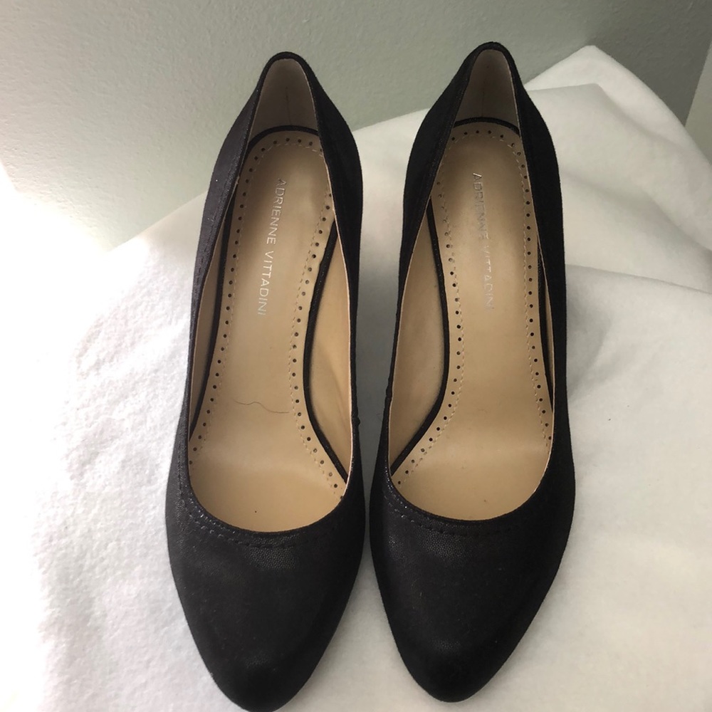 Black leather wedge heels,9M Adrienne Vittadini